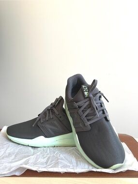 New Balance / 247 sneakers